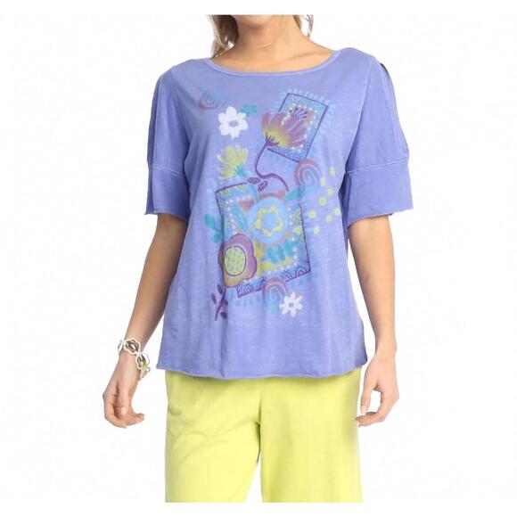 JESS & JANE Tops - NEW JESS & JANE islands pigment dyed short sleeve top - plus in light blue